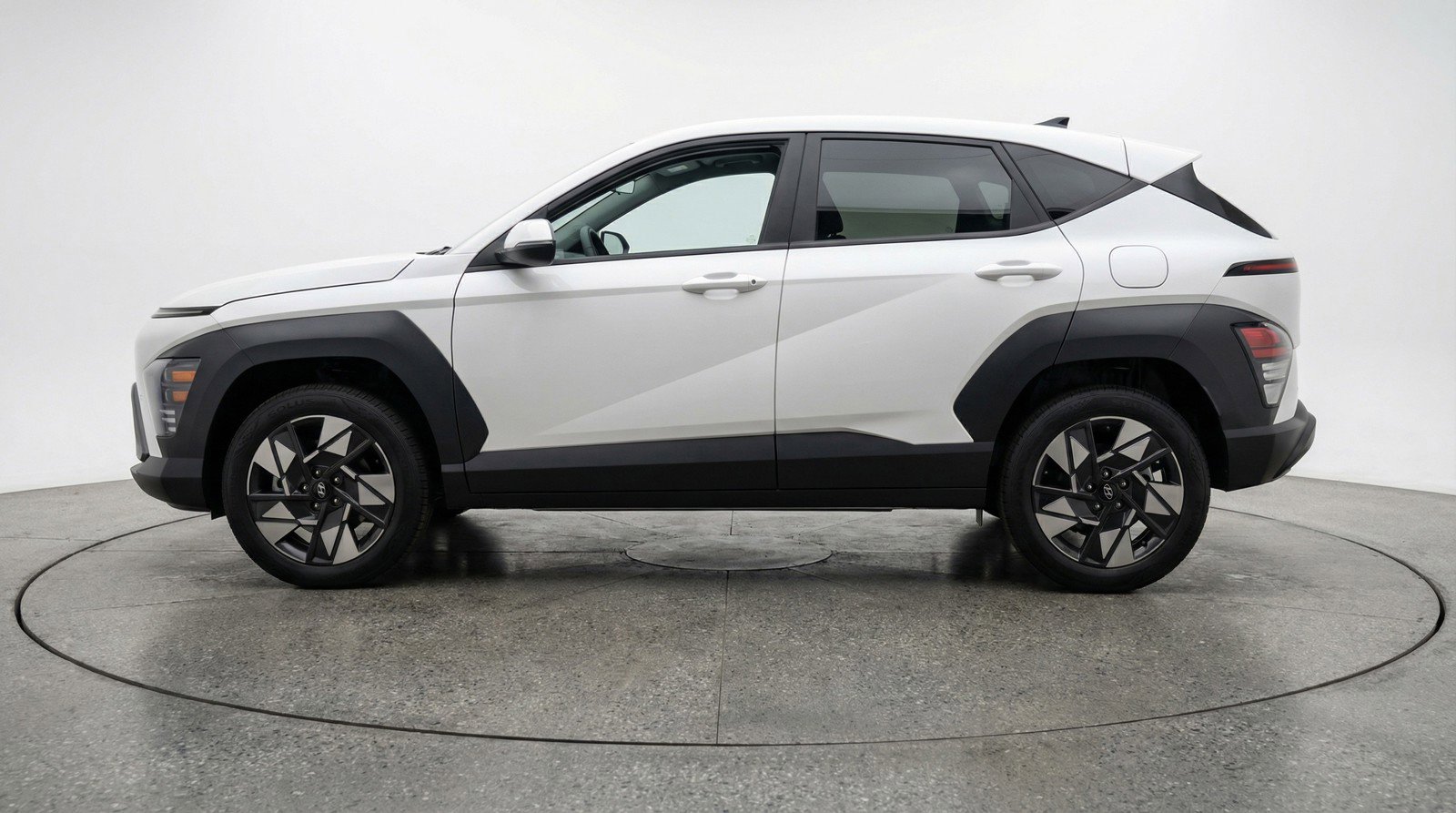 Used 2025 Hyundai Kona SEL image 5