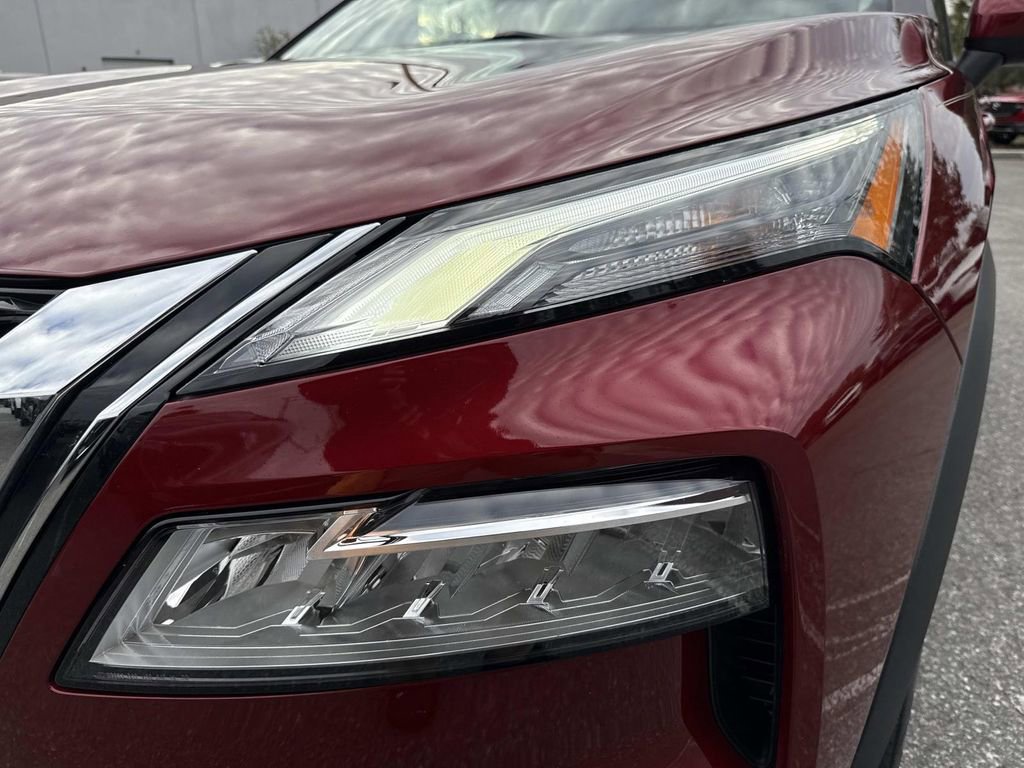 Used 2023 Nissan Rogue SV image 10