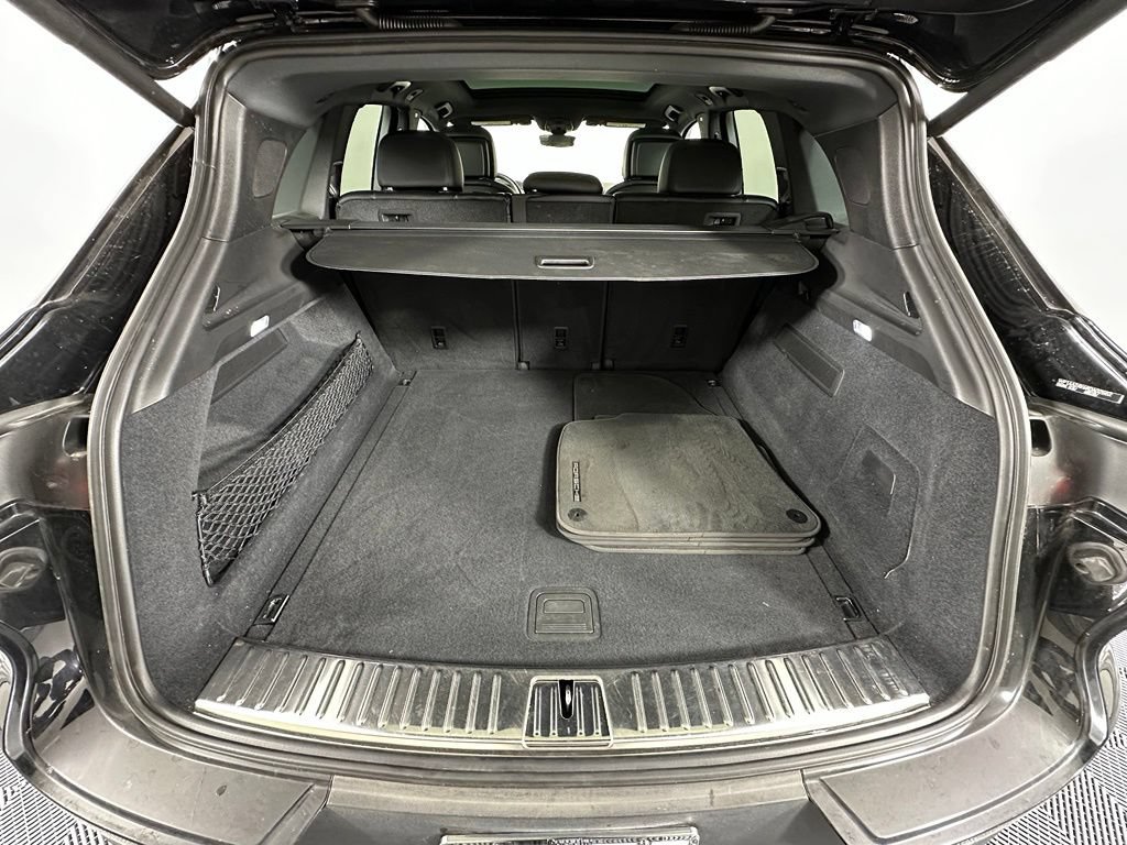 Certified 2024 Porsche Cayenne AWD/4WD image 40