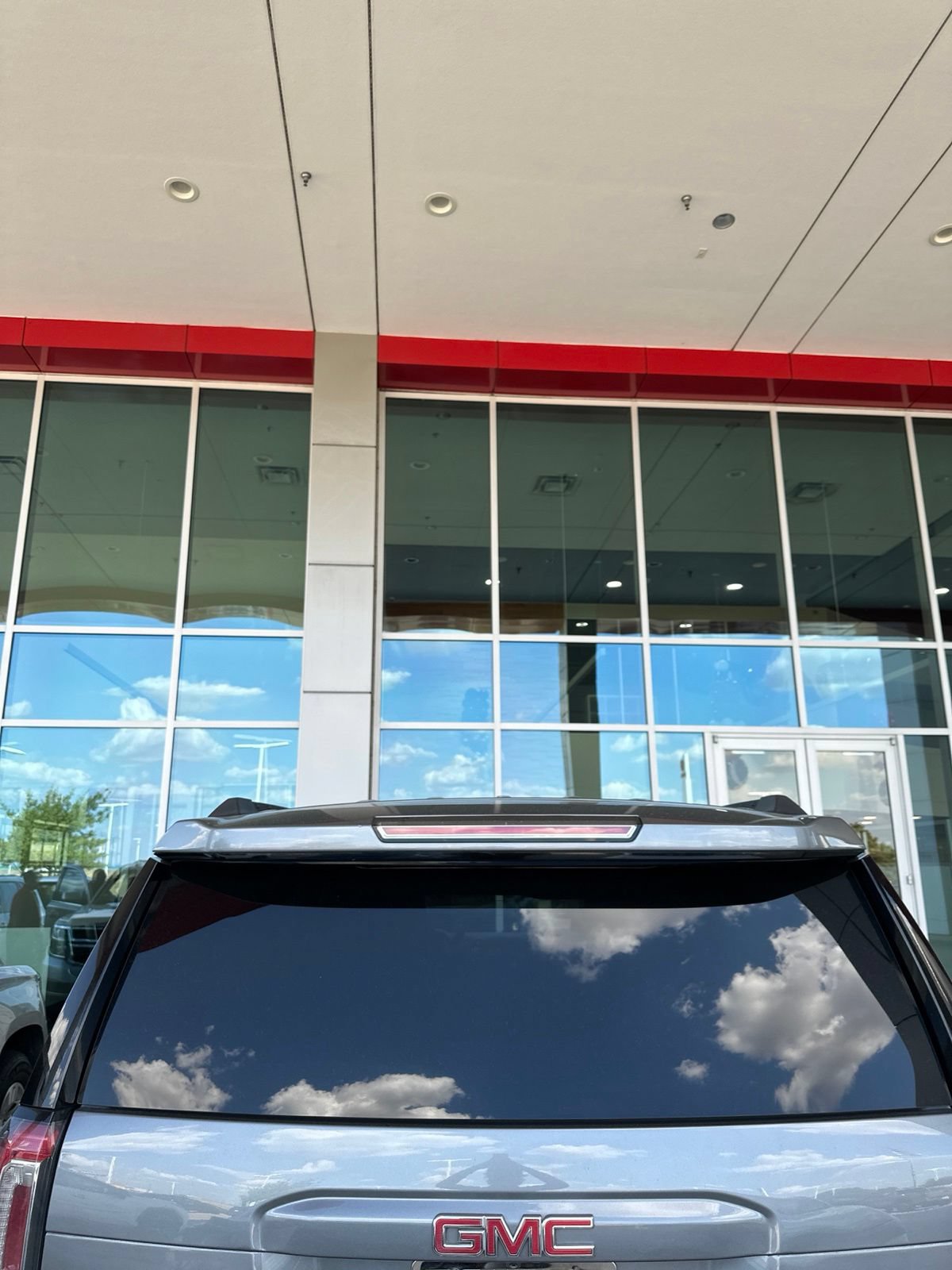 Used 2018 GMC Yukon SLT w/ Premium Edition RWD image 13