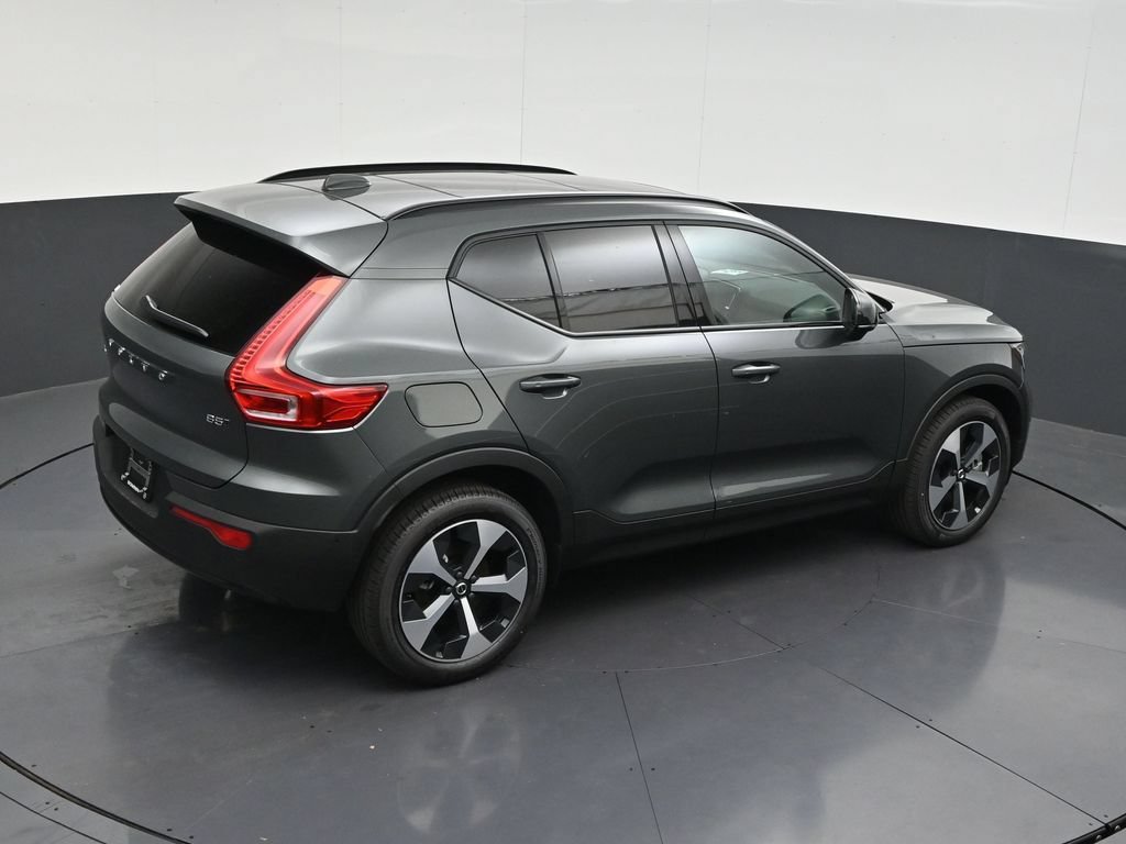 New 2026 Volvo XC40 B5 Plus w/ Climate Package AWD/4WD image 18