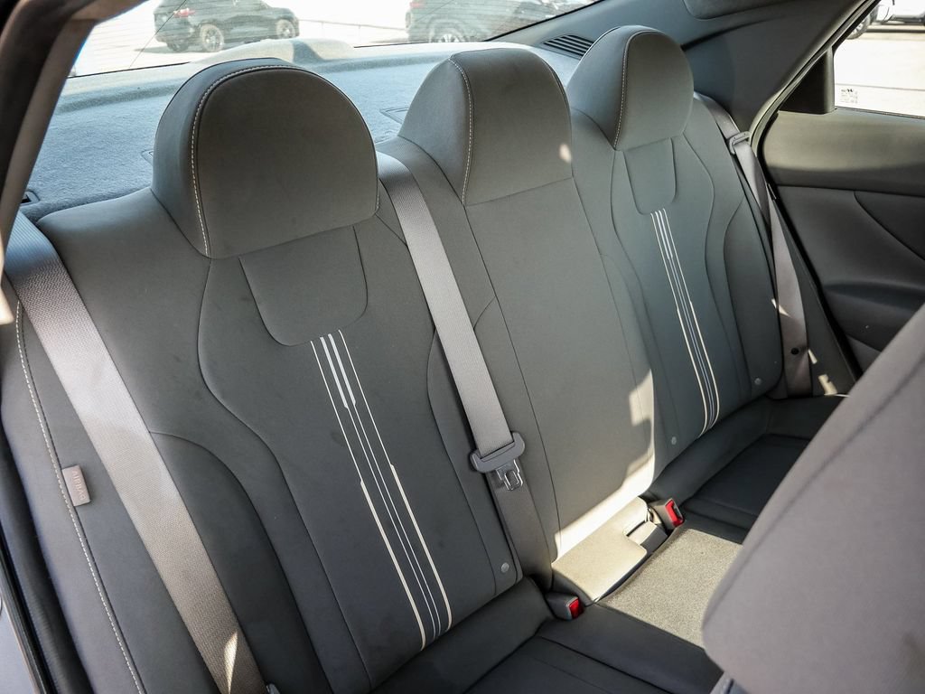 Used 2025 Hyundai Elantra Sport FWD image 19