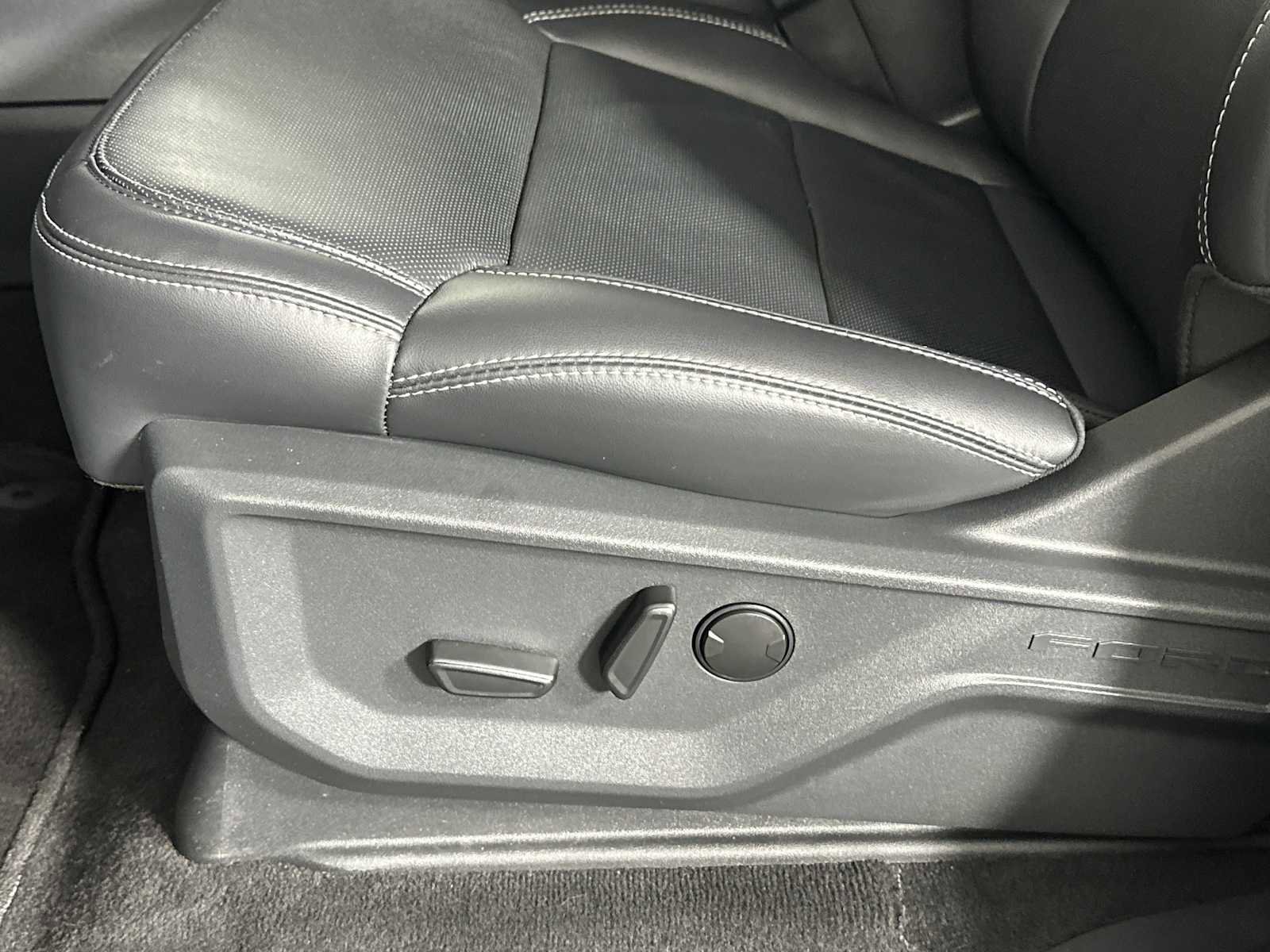 Used 2025 Ford Expedition Platinum w/ Stealth Performance Package image 8