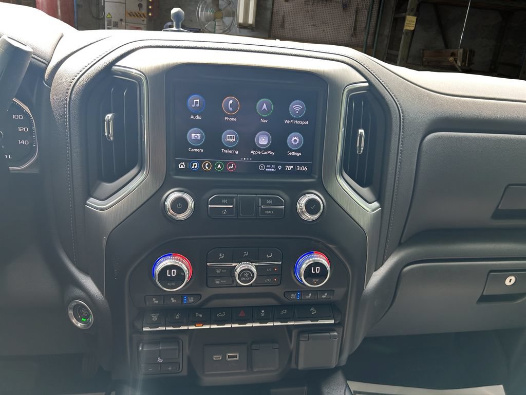 Used 2022 GMC Sierra 3500 Denali w/ Denali Ultimate Package AWD/4WD image 26