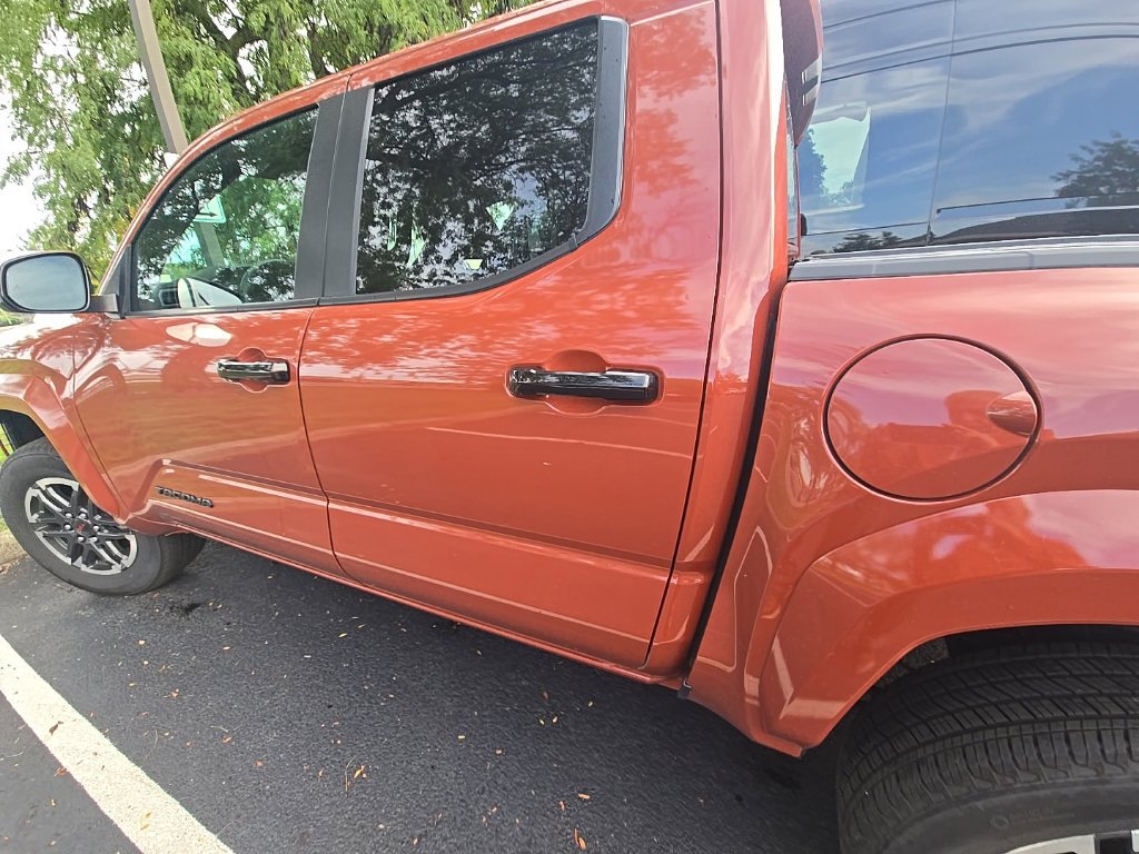 Used 2025 Toyota Tacoma TRD Sport AWD/4WD image 3