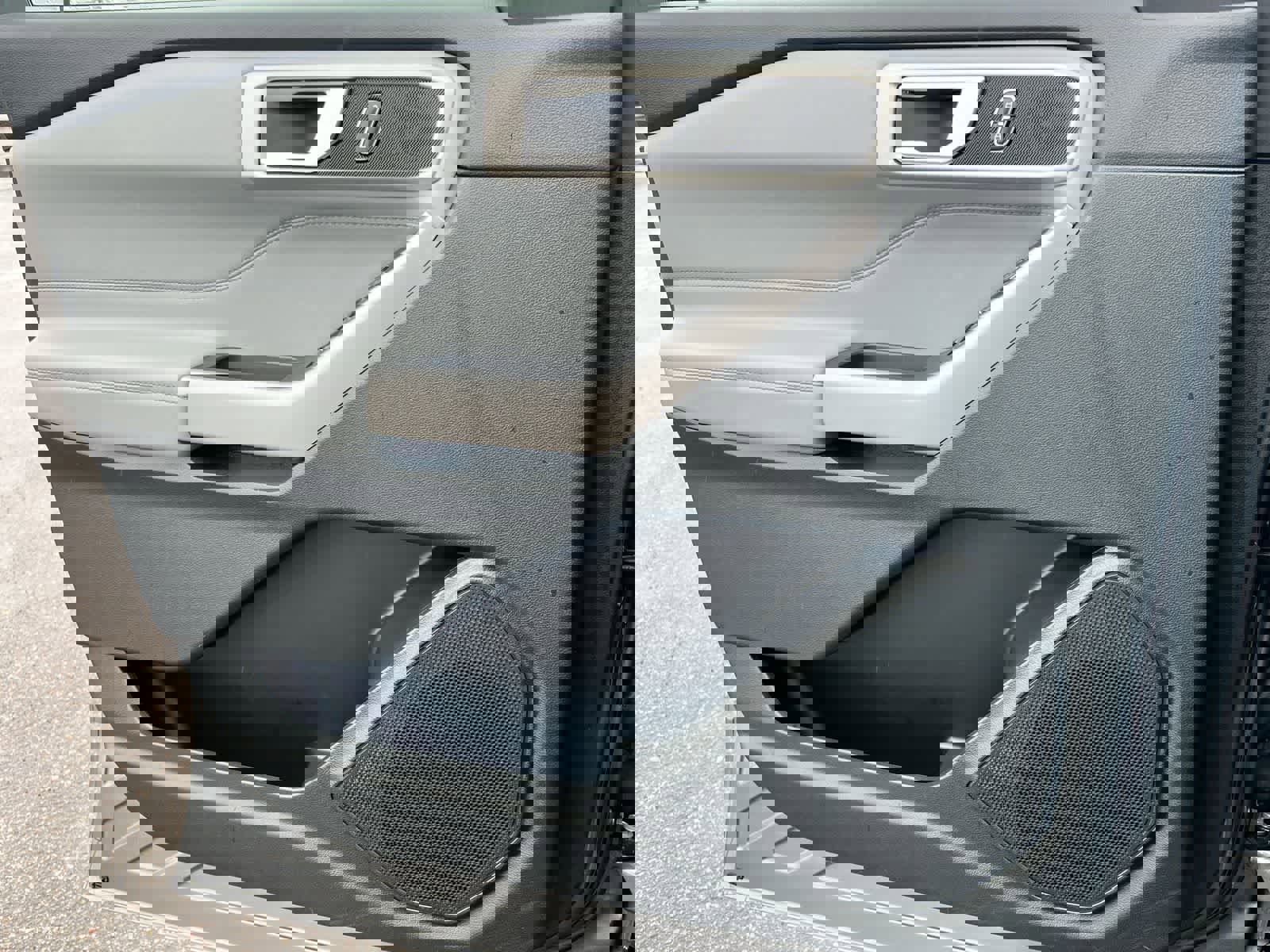 Used 2023 Ford Explorer XLT w/ Equipment Group 202A image 30