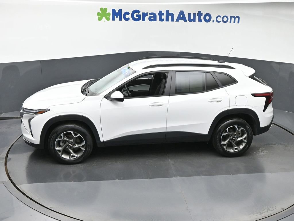 Certified 2024 Chevrolet Trax LT w/ Driver Confidence Package image 20