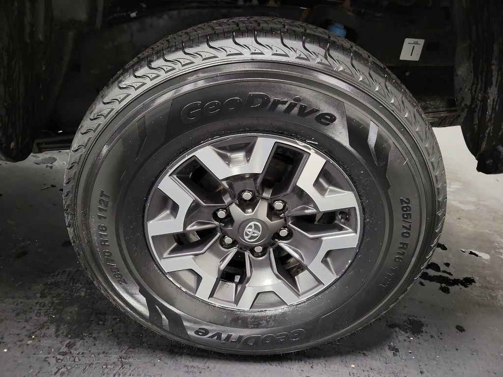 Used 2022 Toyota Tacoma TRD Off-Road w/ Technology Package image 10