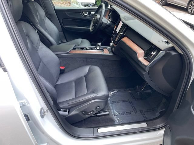 Certified 2024 Volvo XC60 B5 Plus AWD/4WD image 13