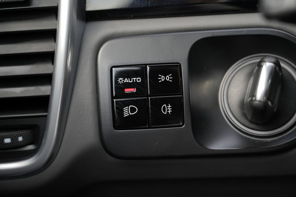 Used 2019 Porsche Cayenne S image 59