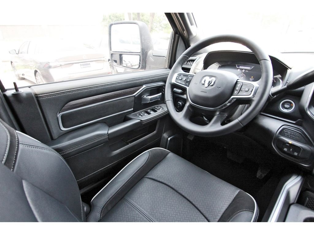 Used 2025 RAM 2500 Laramie w/ Night Edition AWD/4WD image 6