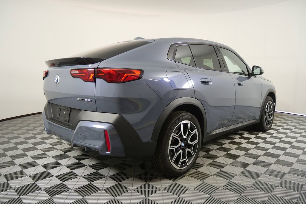 Certified 2025 BMW X2 xDrive28i image 3