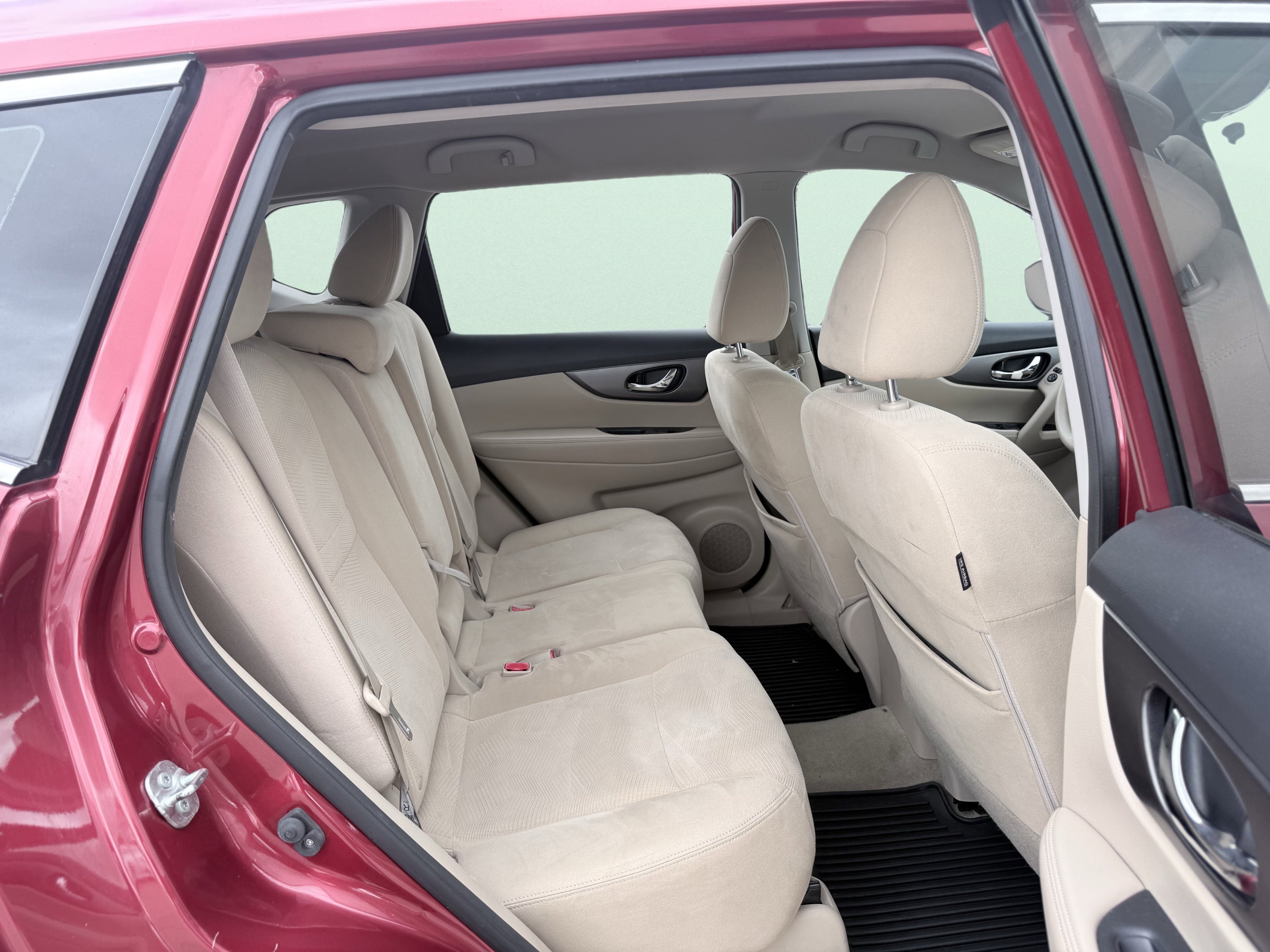 Used 2015 Nissan Rogue S FWD image 33