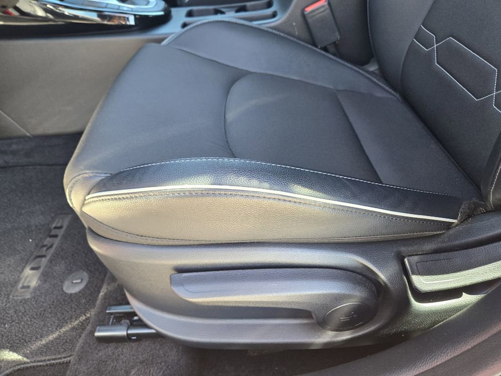 Used 2024 Kia Forte GT-Line image 30