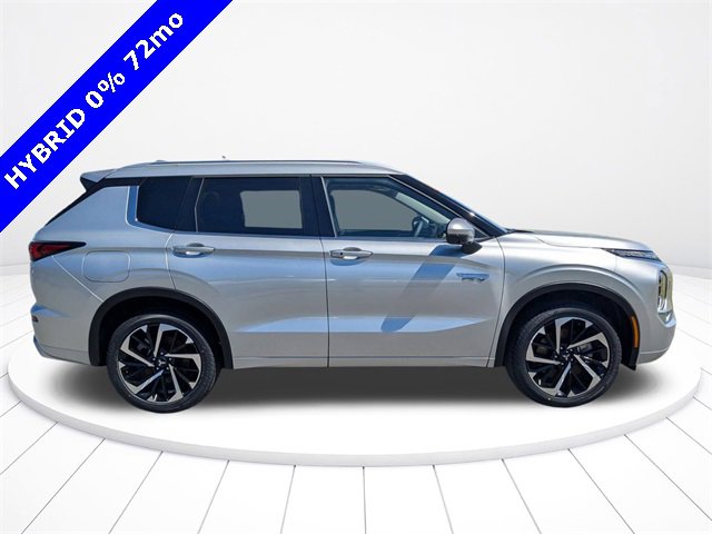 New 2025 Mitsubishi Outlander SEL image 3
