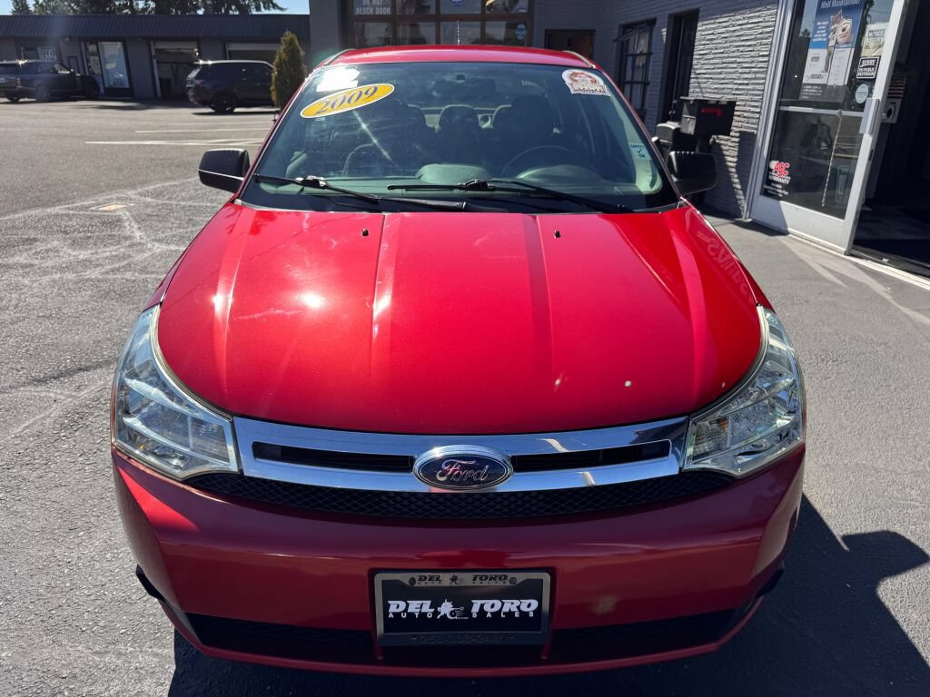 Used 2009 Ford Focus SE FWD image 2