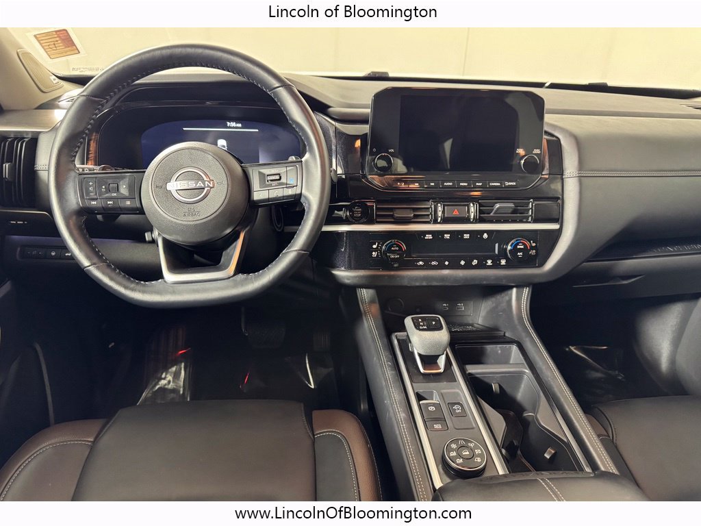Used 2025 Nissan Pathfinder Platinum w/ Cargo Package AWD/4WD image 17