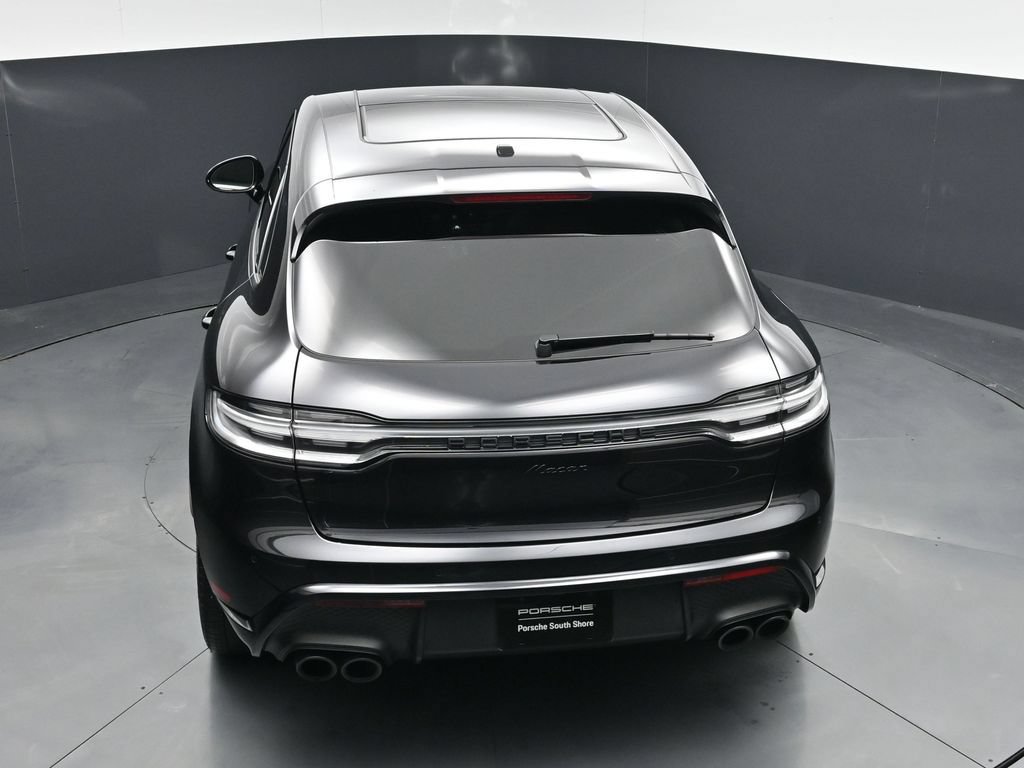 Certified 2025 Porsche Macan AWD/4WD image 19