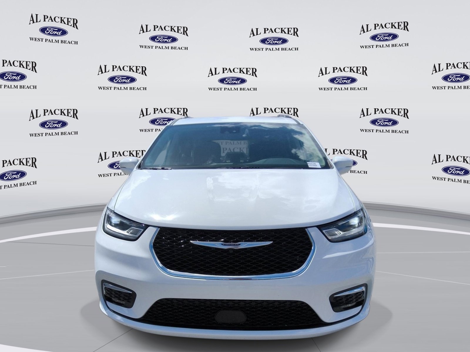 Used 2022 Chrysler Pacifica Touring-L image 8