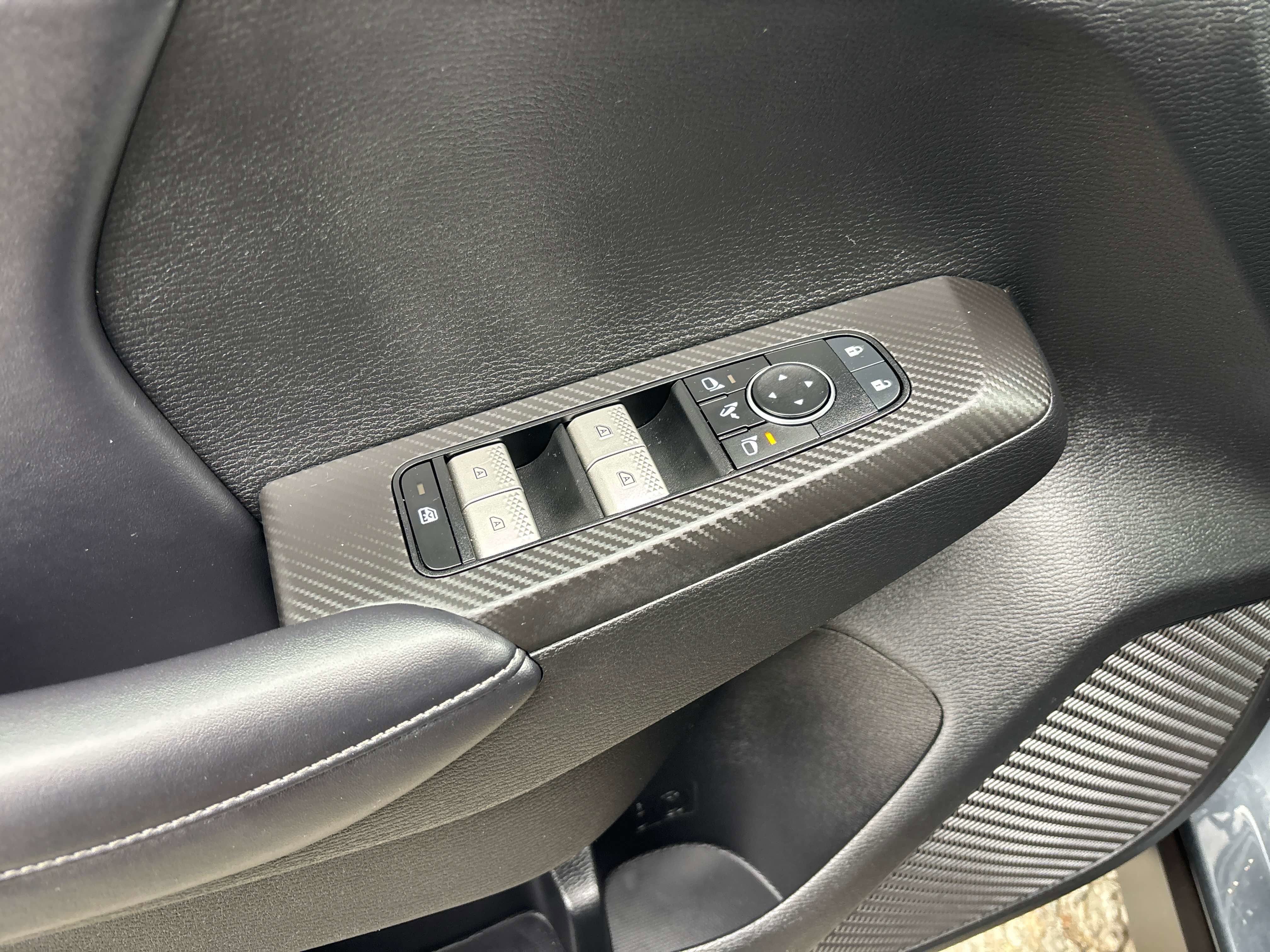 Used 2024 Mitsubishi Outlander SE image 10