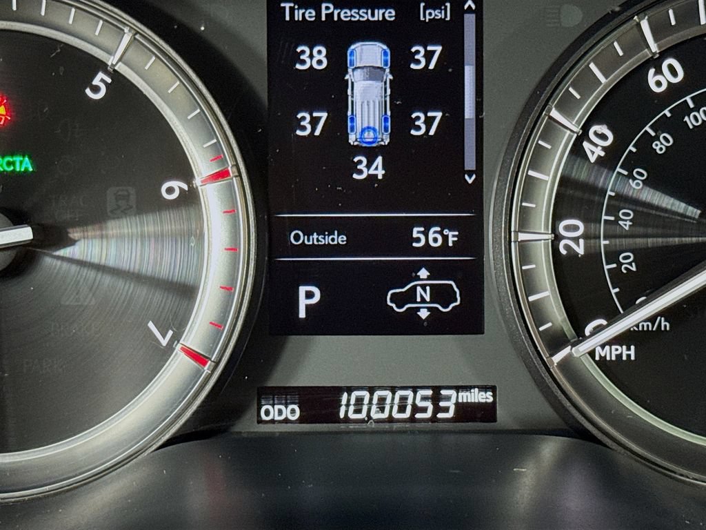 Used 2018 Lexus LX 570 4WD w/ Luxury Package image 26