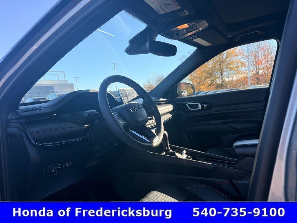 Used 2023 Jeep Compass Trailhawk w/ Trailhawk Elite Group image 18