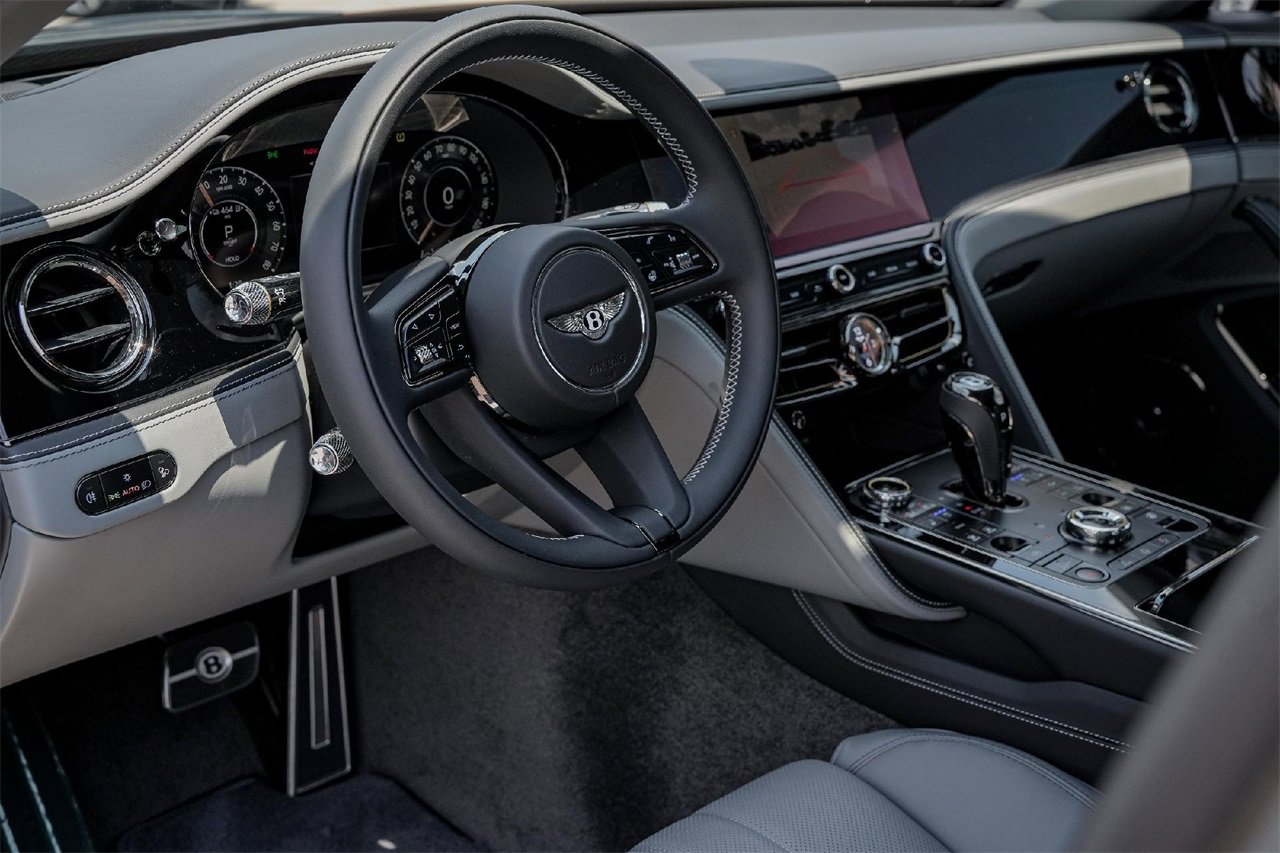 New 2025 Bentley Flying Spur Plug-In Hybrid image 16