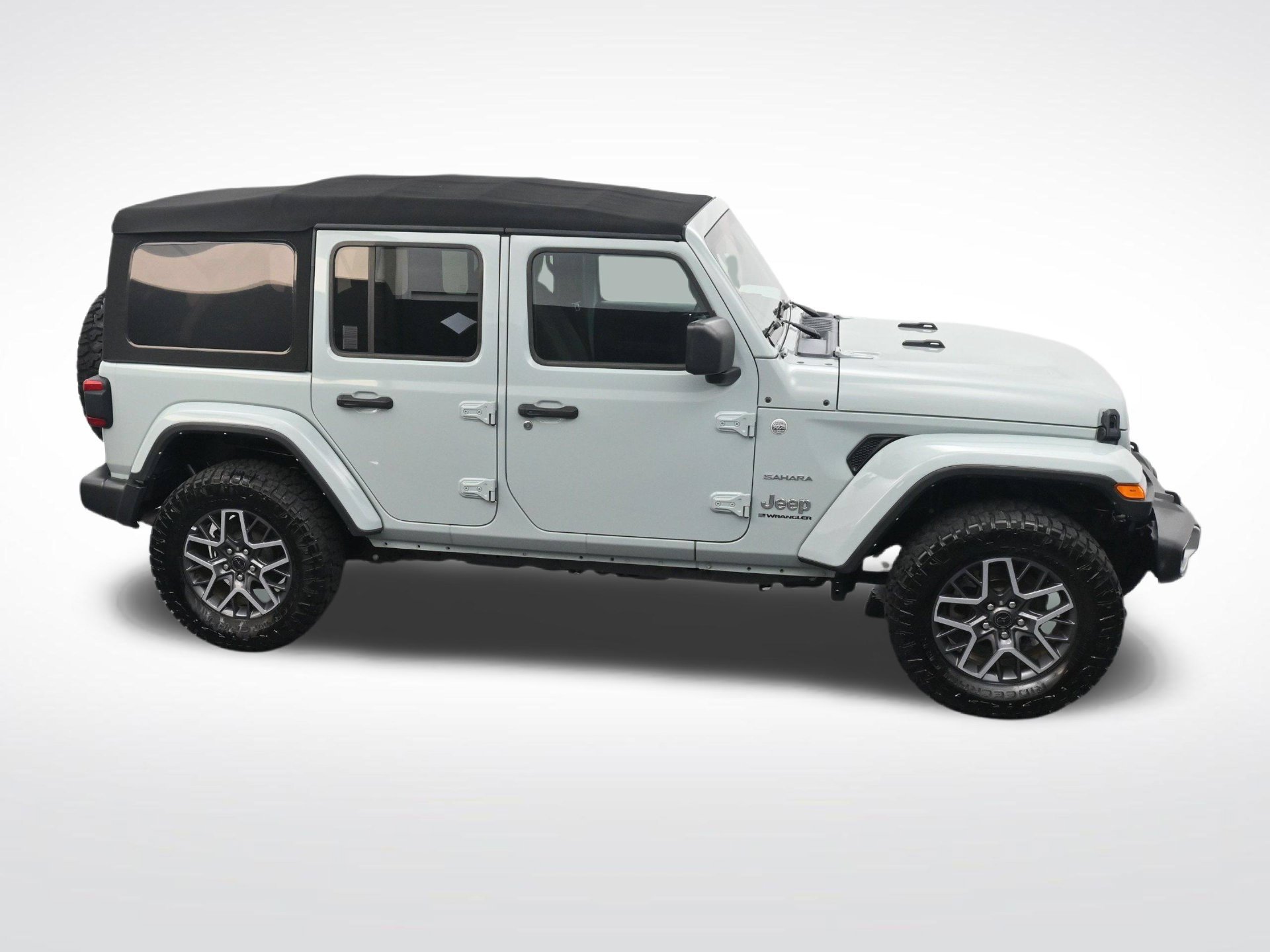 Used 2024 Jeep Wrangler Unlimited Sahara w/ Safety Group AWD/4WD image 23