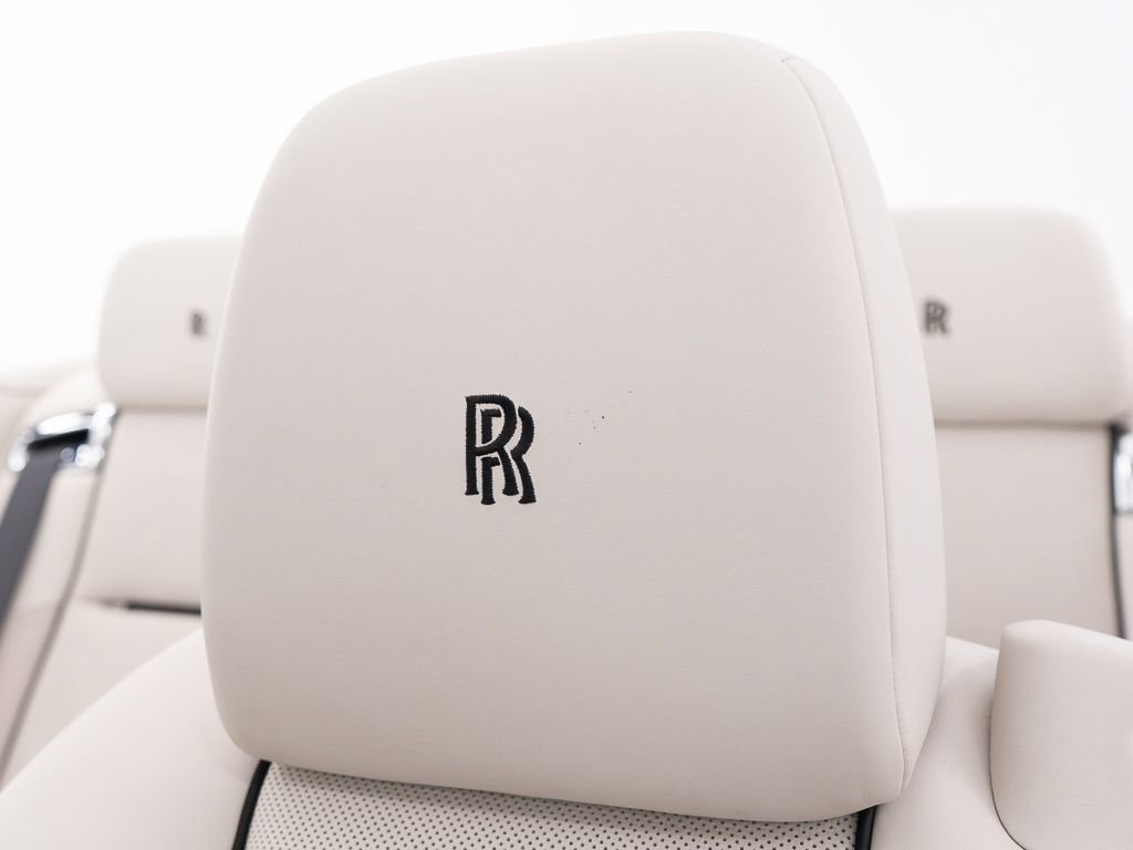 Certified 2018 Rolls-Royce Dawn RWD image 24