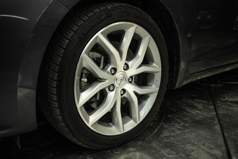 Used 2019 Acura ILX FWD image 3