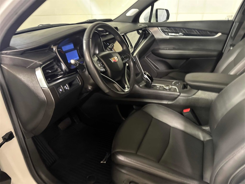 Used 2023 Cadillac XT6 Premium Luxury image 12