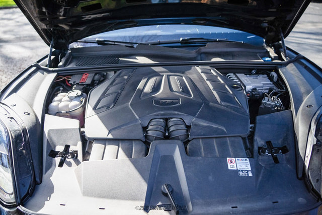 Used 2024 Porsche Cayenne S image 18