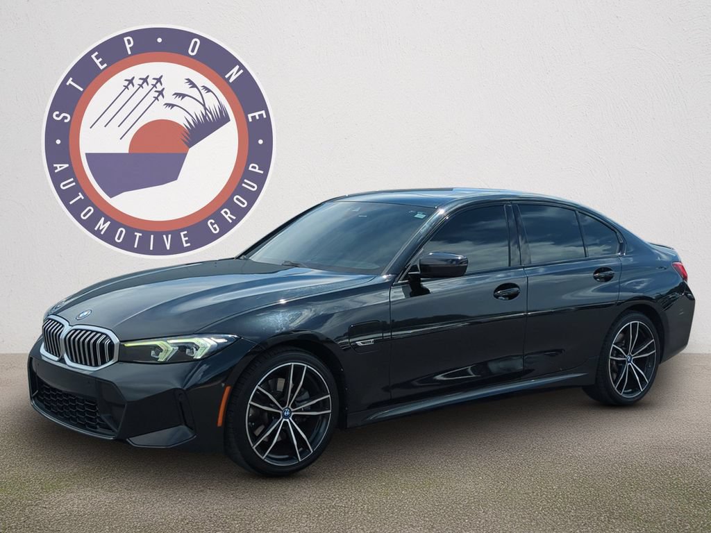 Used 2023 BMW 330e RWD image 2