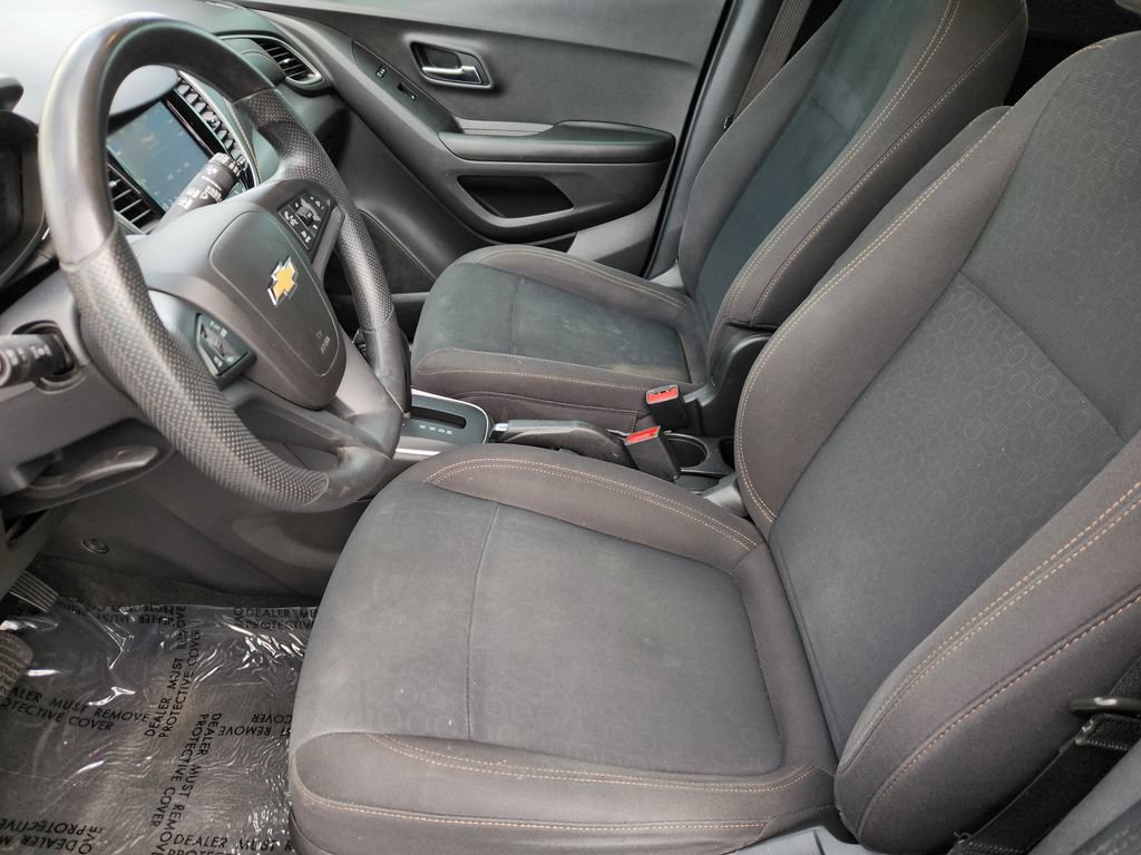 Used 2021 Chevrolet Trax LS w/ Tint and Cruise Package FWD image 4