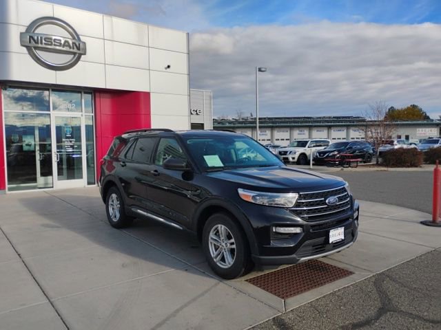 Used 2023 Ford Explorer XLT w/ Equipment Group 202A AWD/4WD image 3