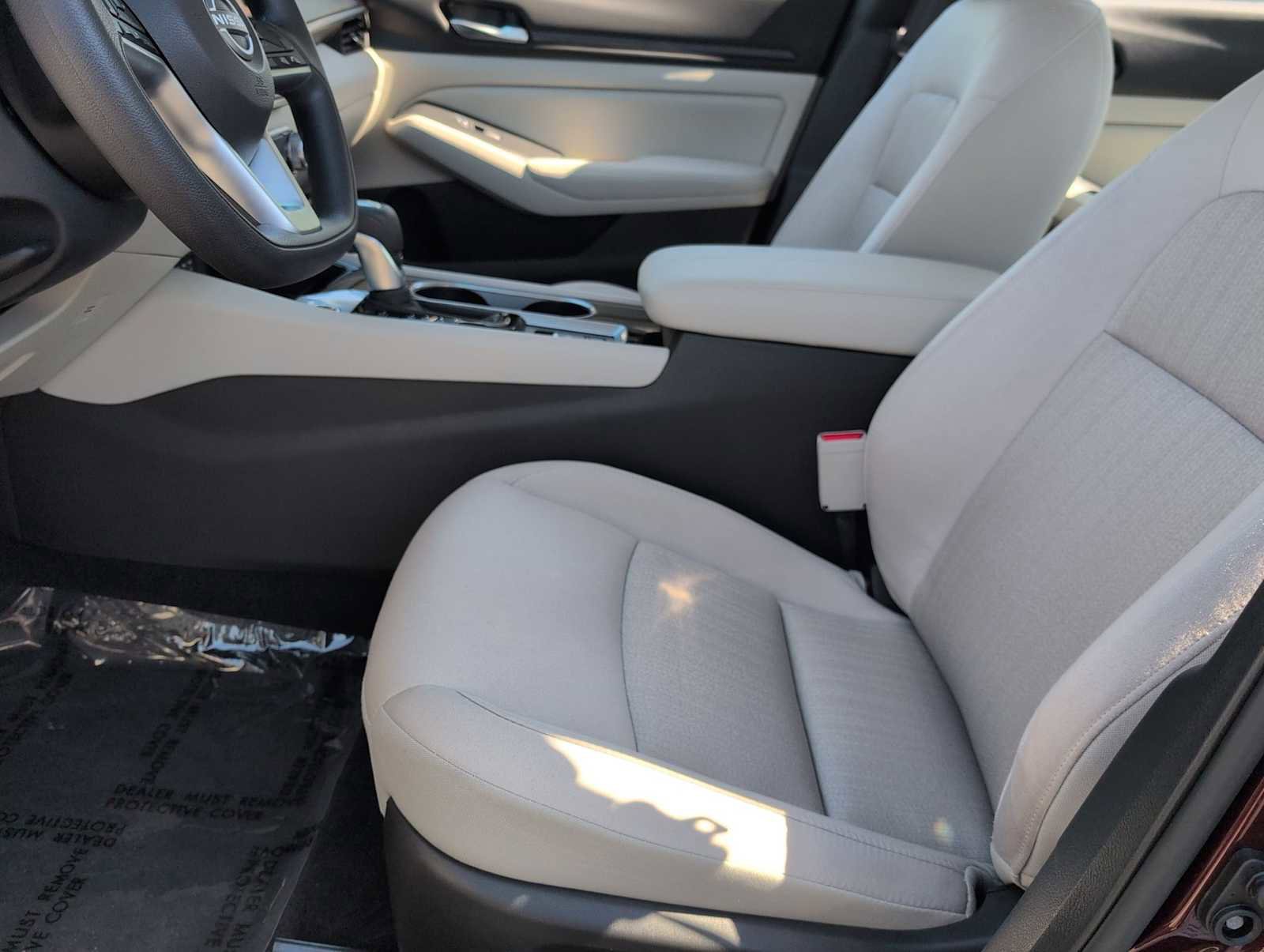 Used 2024 Nissan Altima 2.5 SV image 16