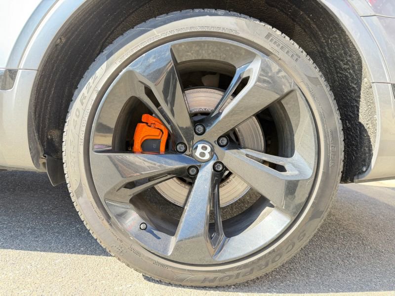 Used 2019 Bentley Bentayga image 33