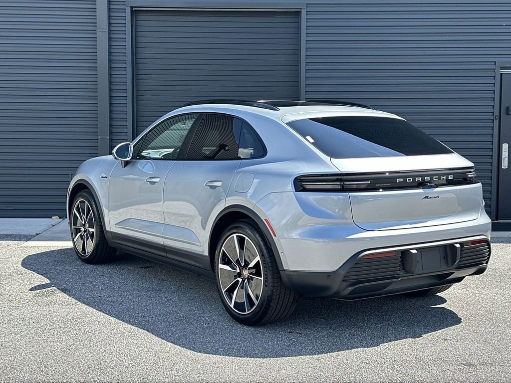 Certified 2025 Porsche Macan Electric image 3