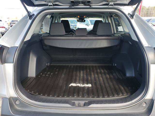 Used 2021 Toyota RAV4 XLE image 5
