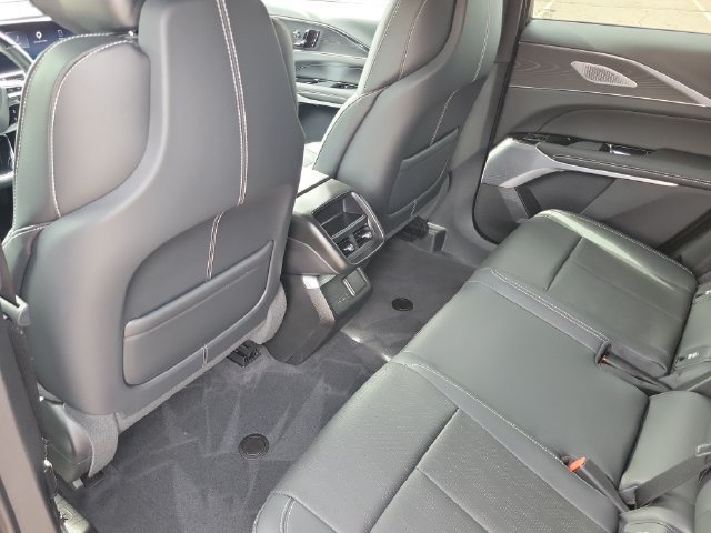Certified 2024 Cadillac Lyriq Sport RWD image 23