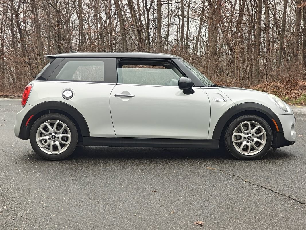 Used 2015 MINI Cooper S image 2
