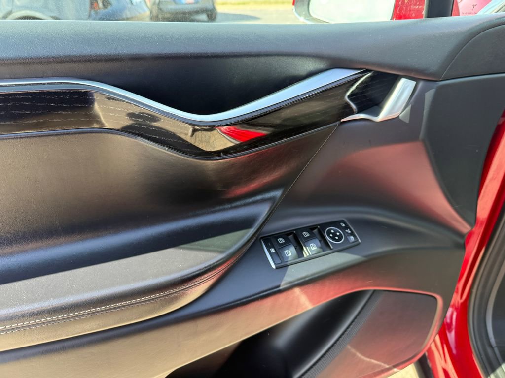 Used 2017 Tesla Model X 75D image 7