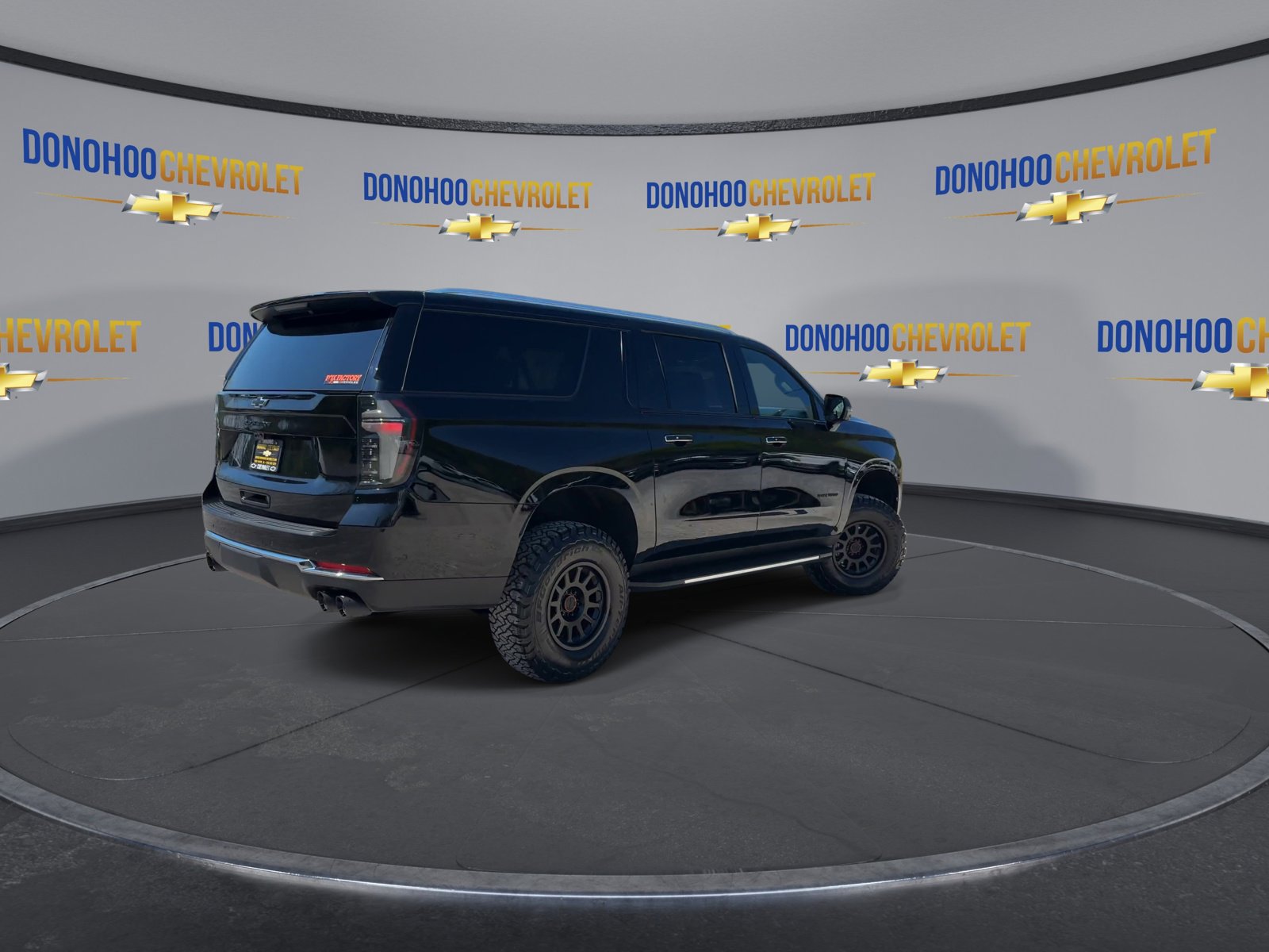 New 2025 Chevrolet Suburban Premier image 11