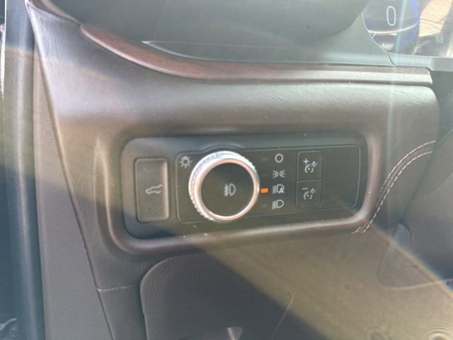 Used 2023 Ford Explorer King Ranch w/ Technology Package image 7