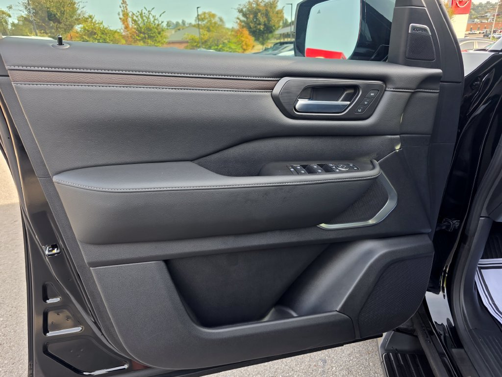 Certified 2026 Nissan Armada Platinum AWD/4WD image 18