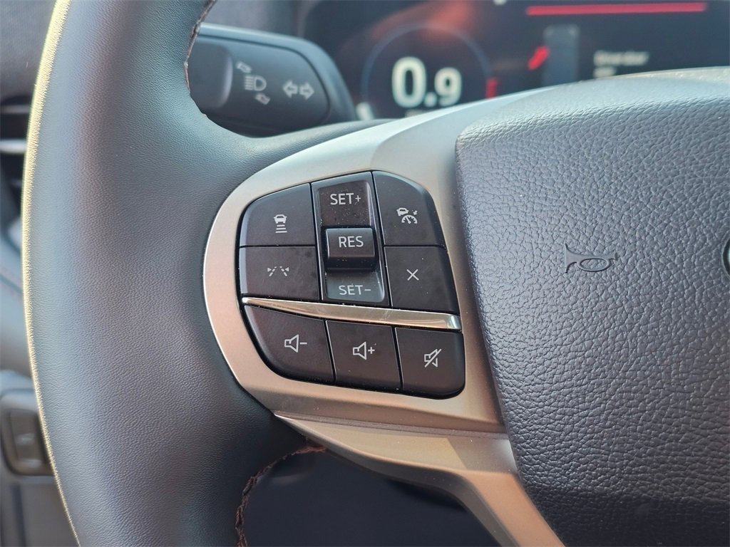 Used 2025 Ford Explorer Active image 39