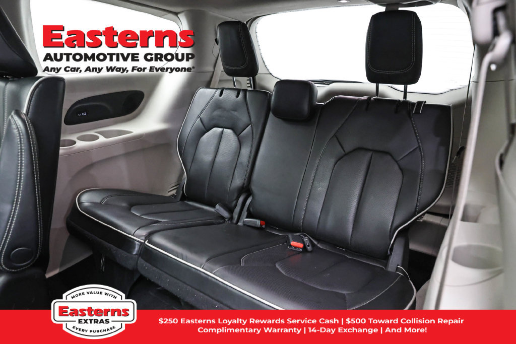 Used 2023 Chrysler Pacifica Limited FWD image 29