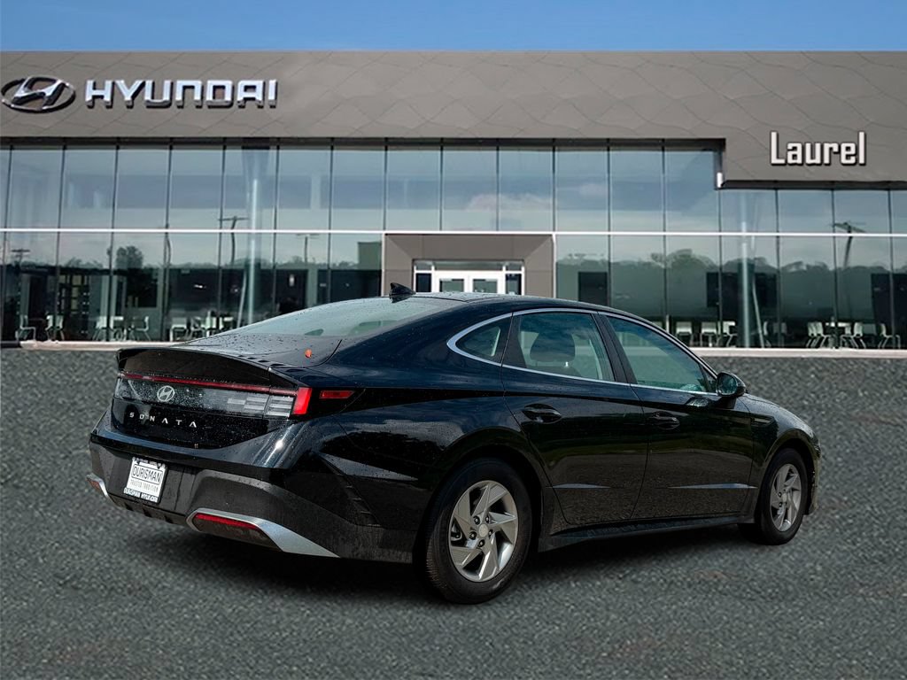 New 2026 Hyundai Sonata SE FWD image 3