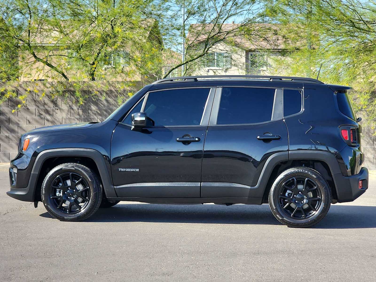 Used 2020 Jeep Renegade Altitude FWD image 5