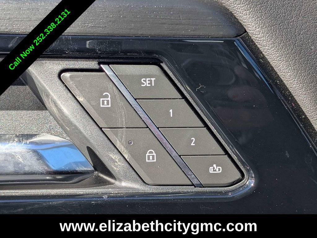 Used 2025 GMC Yukon Denali image 24